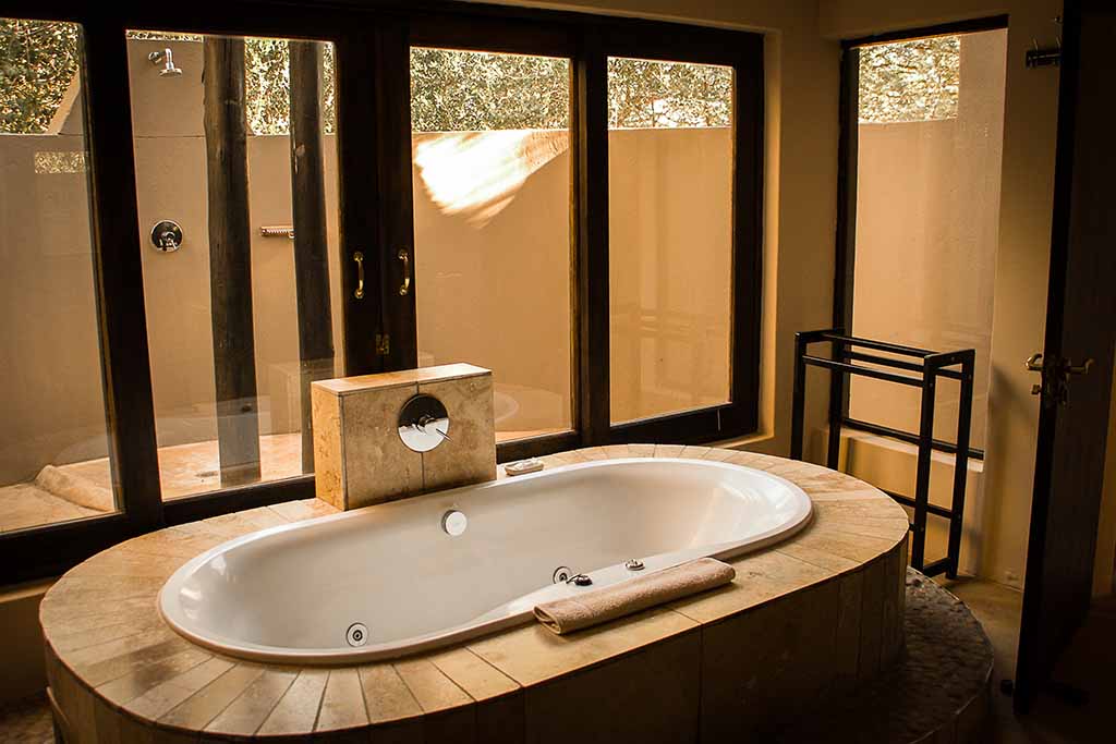 BUFFALO THORN LODGE