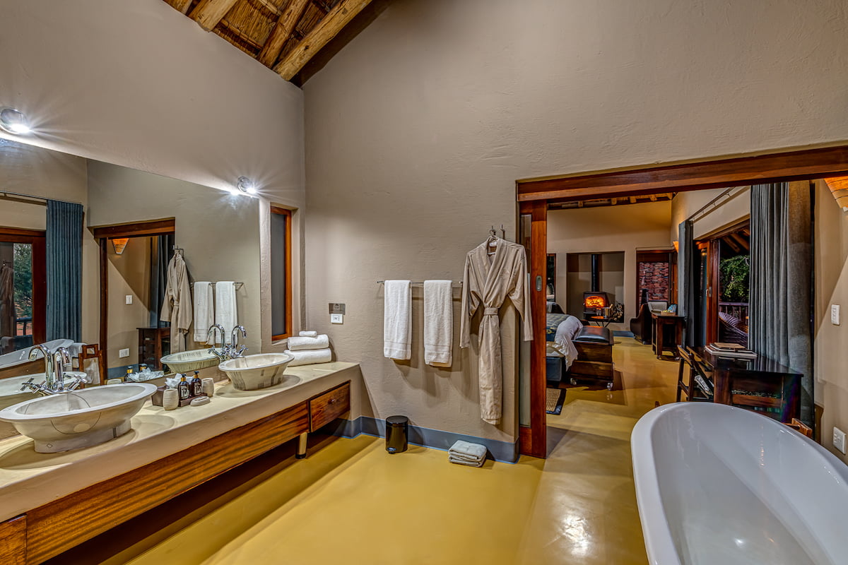 ETALI SAFARI LODGE