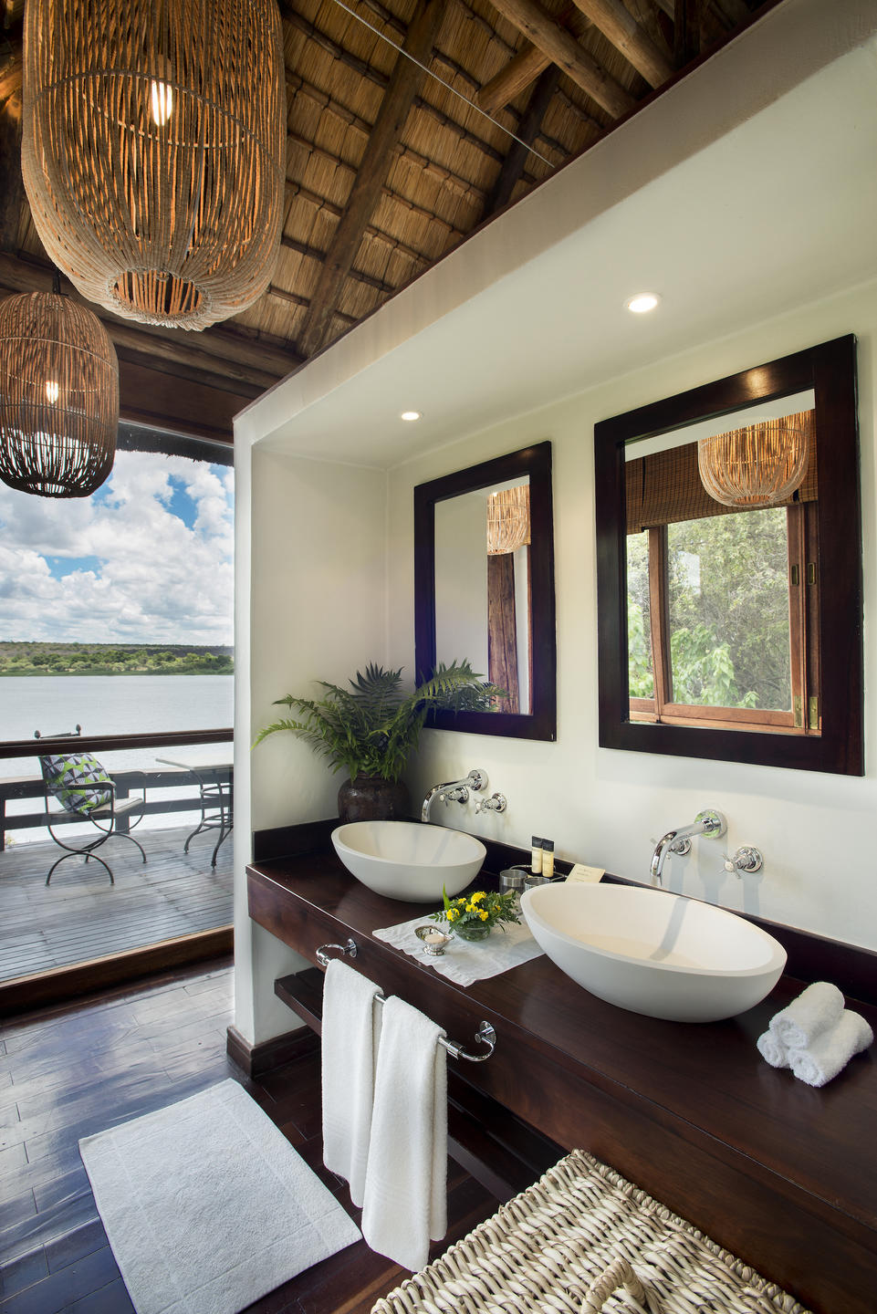 ROYAL CHUNDU RIVER LODGE