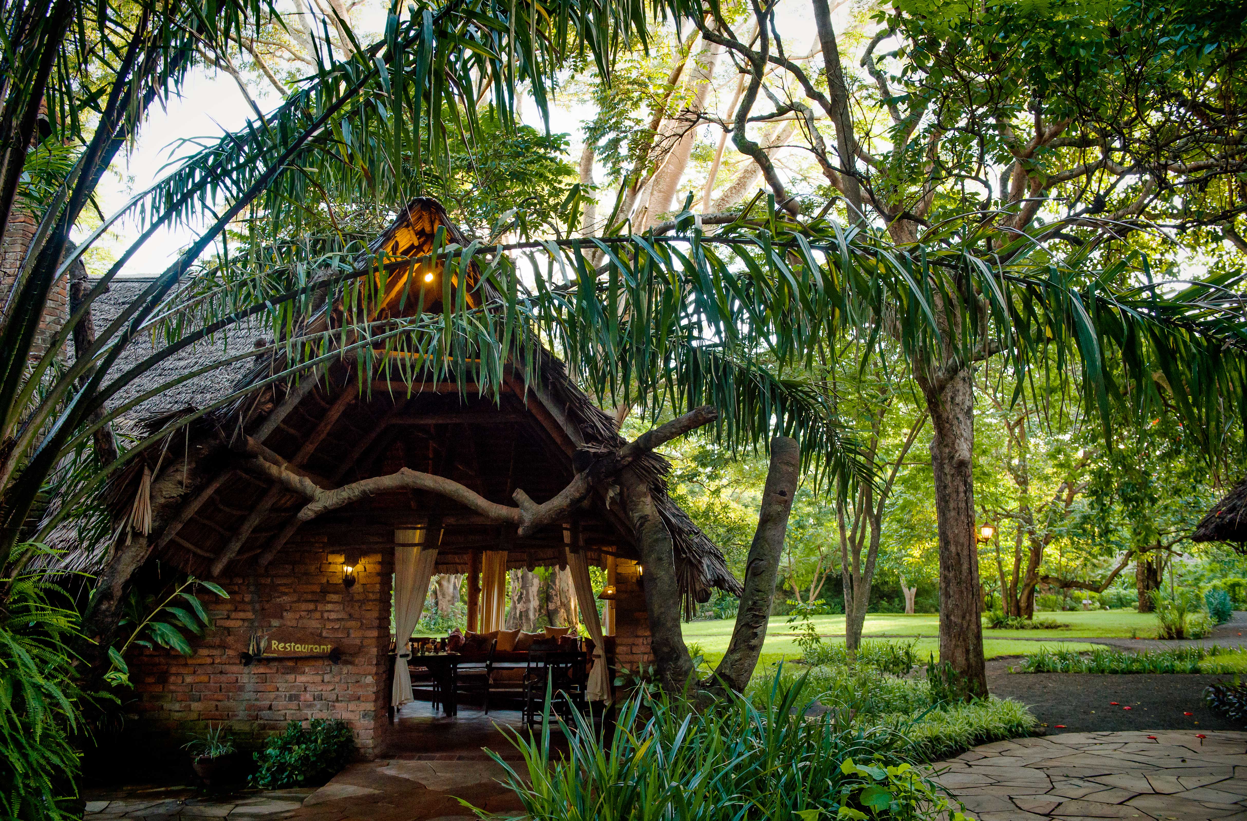 RIVERTREES COUNTRY INN