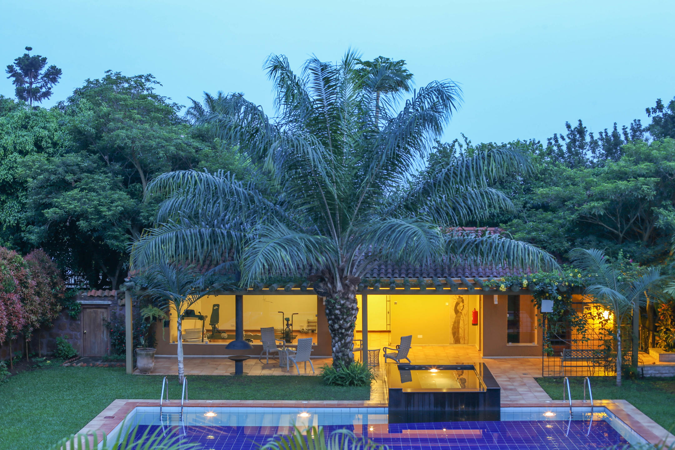 NO. 5 BOUTIQUE HOTEL