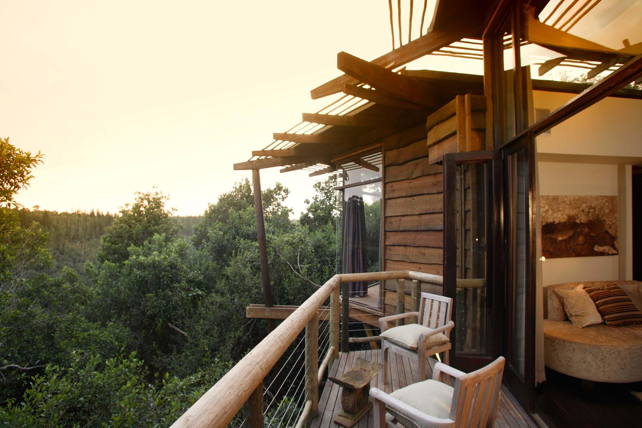 TSALA TREETOP LODGE