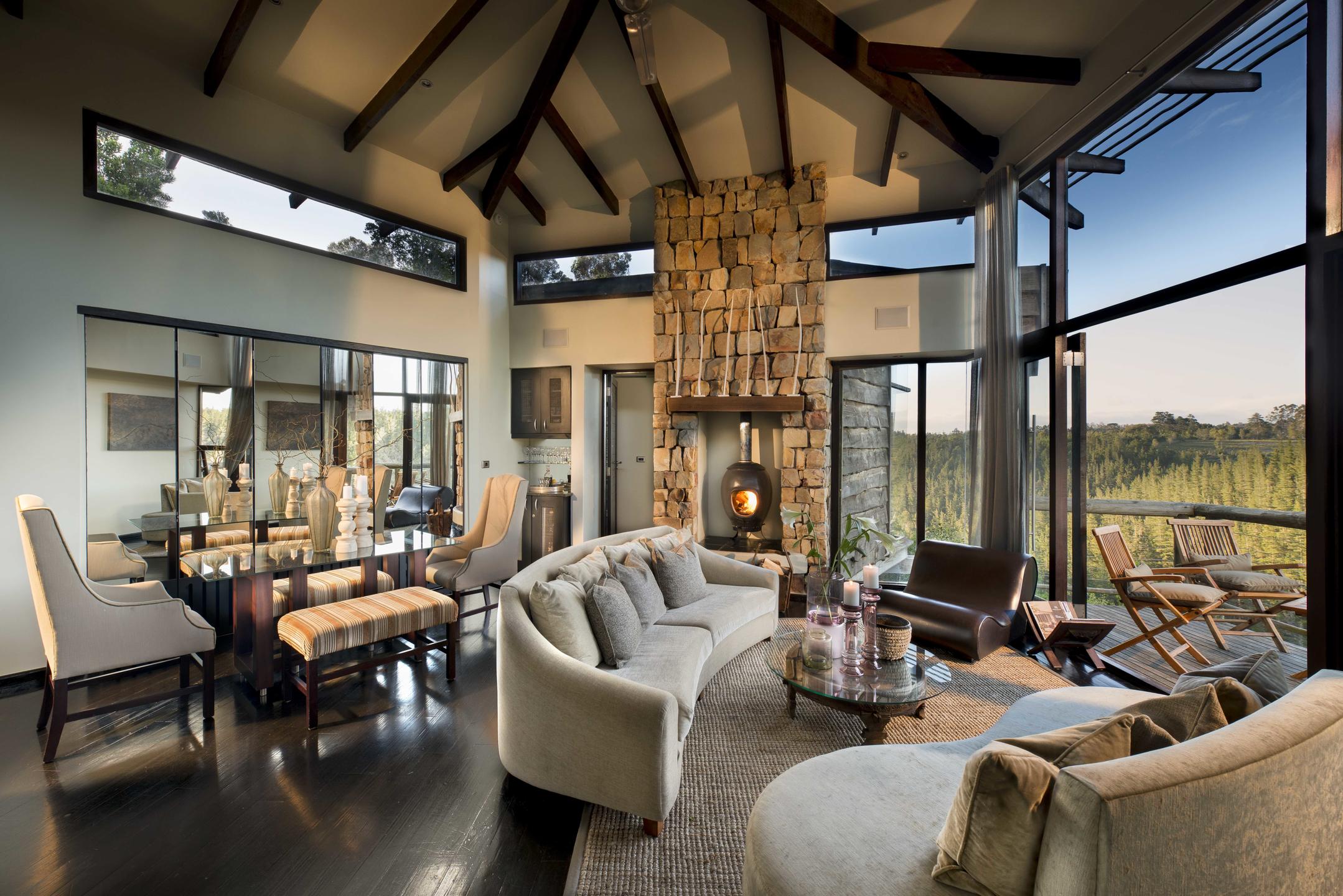 TSALA TREETOP LODGE