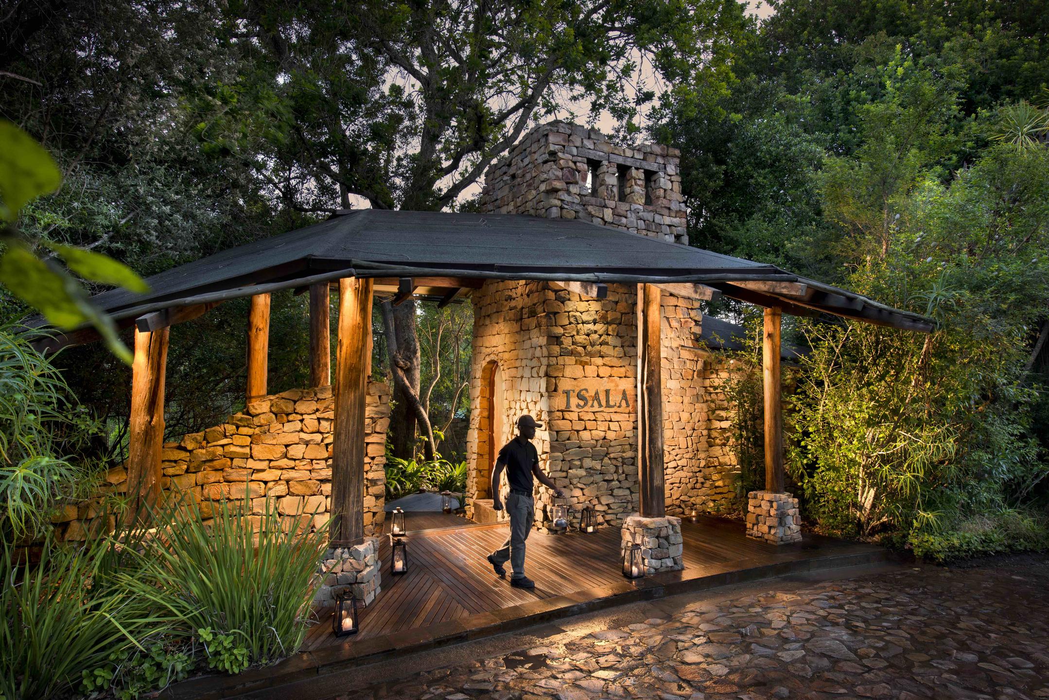 TSALA TREETOP LODGE