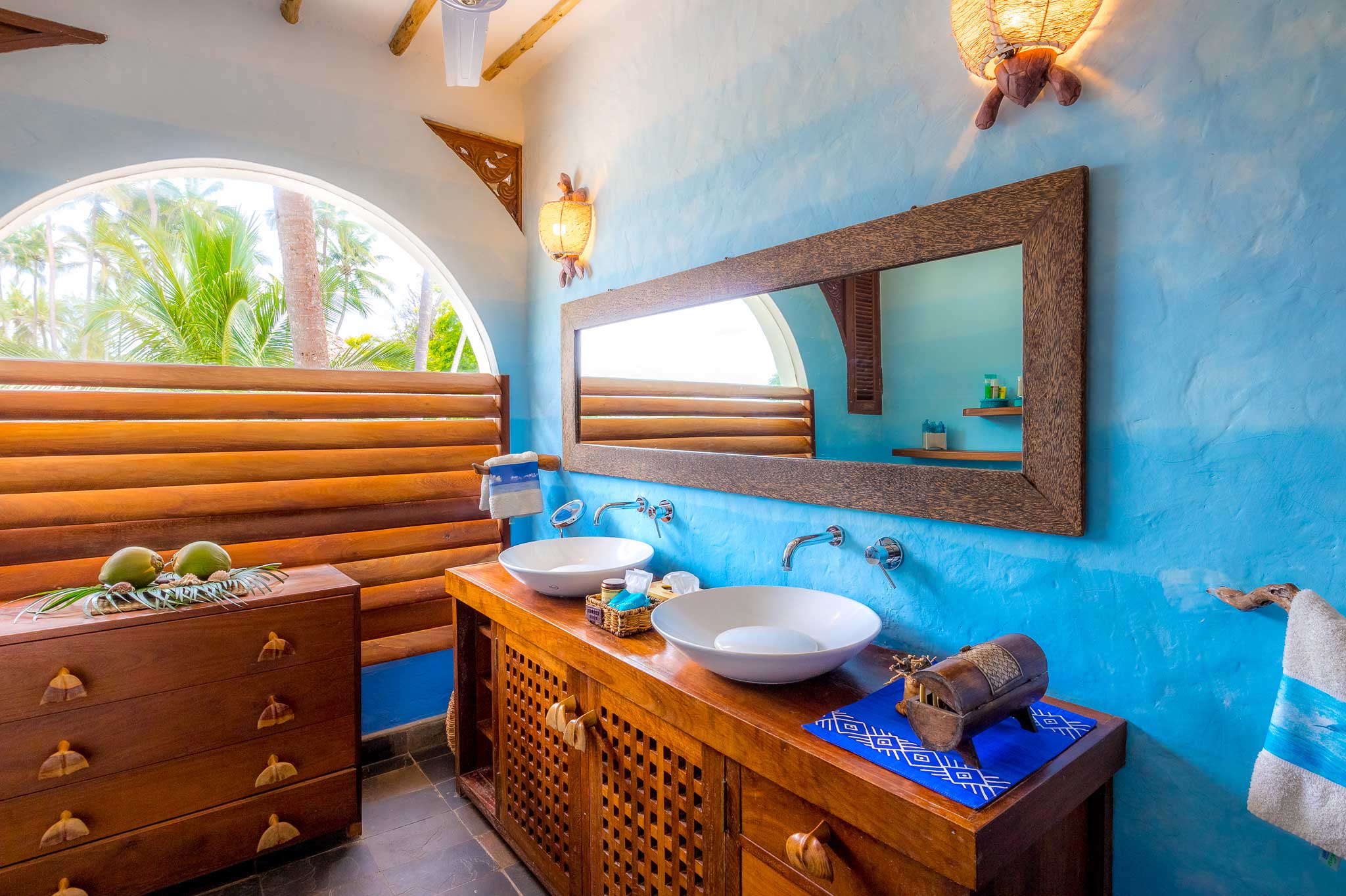 WATERLOVERS BEACH RESORT