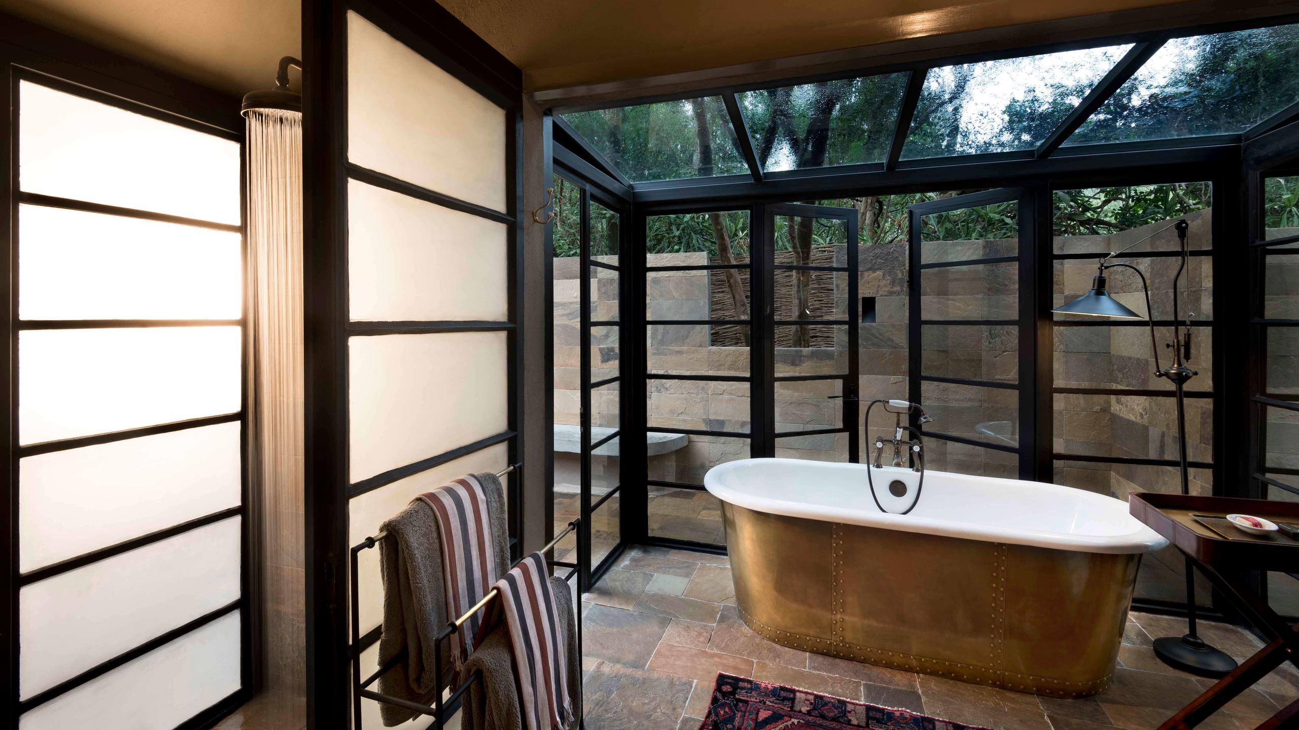 BATELEUR CAMP