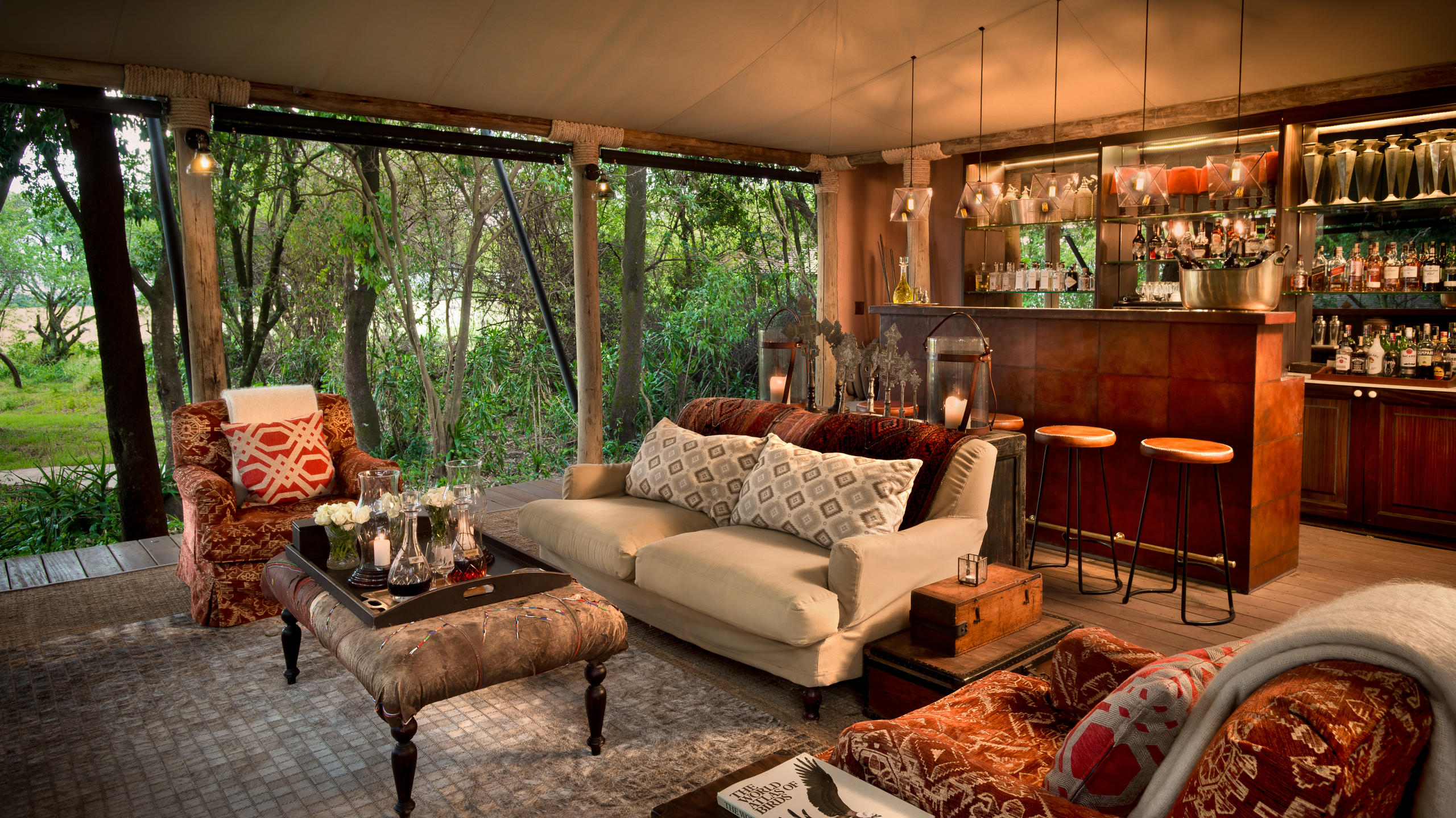 BATELEUR CAMP
