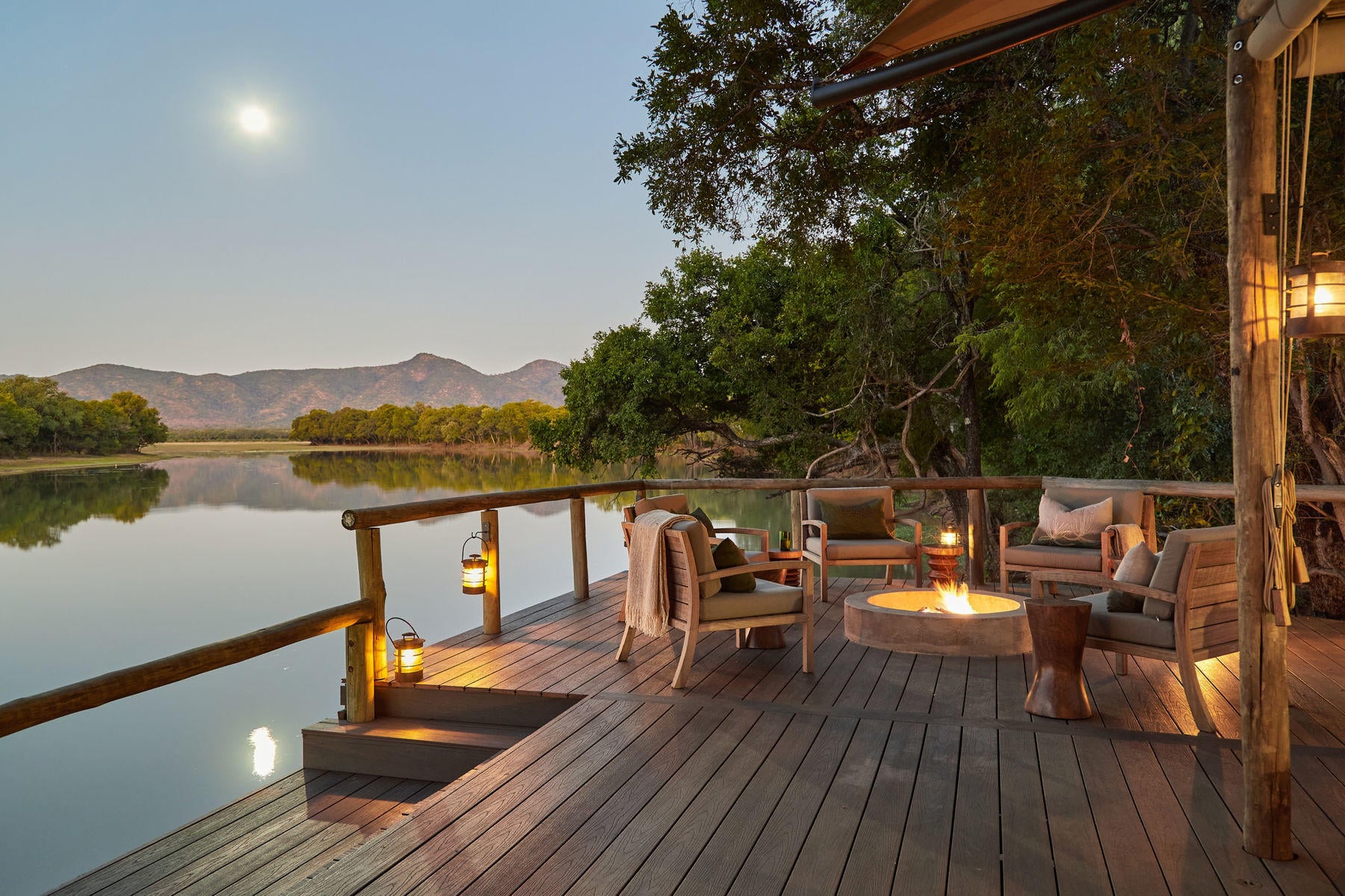 READ MORE ABOUT CHINDENI BUSHCAMP