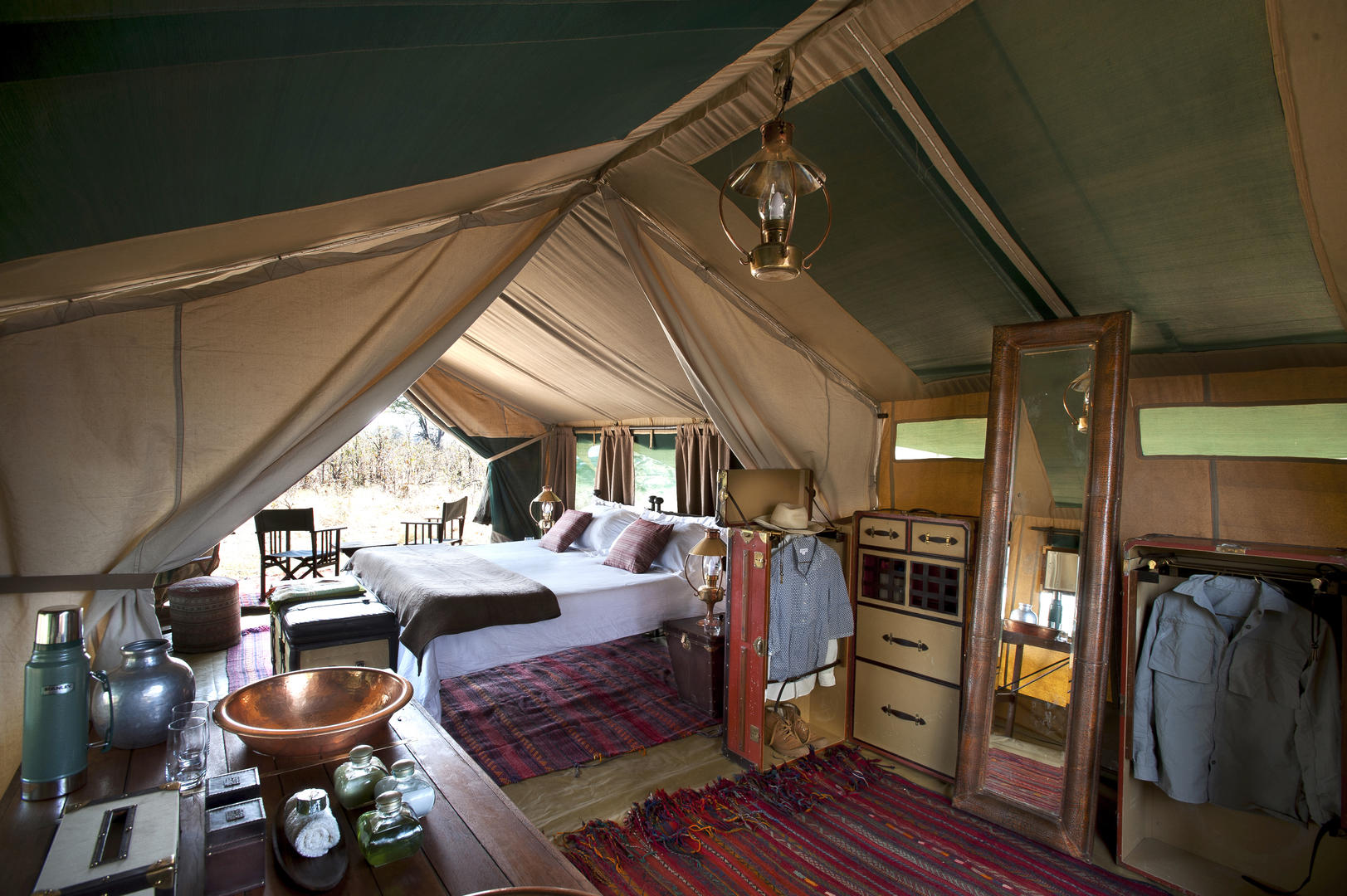 Read more about Selinda Explorers Camp