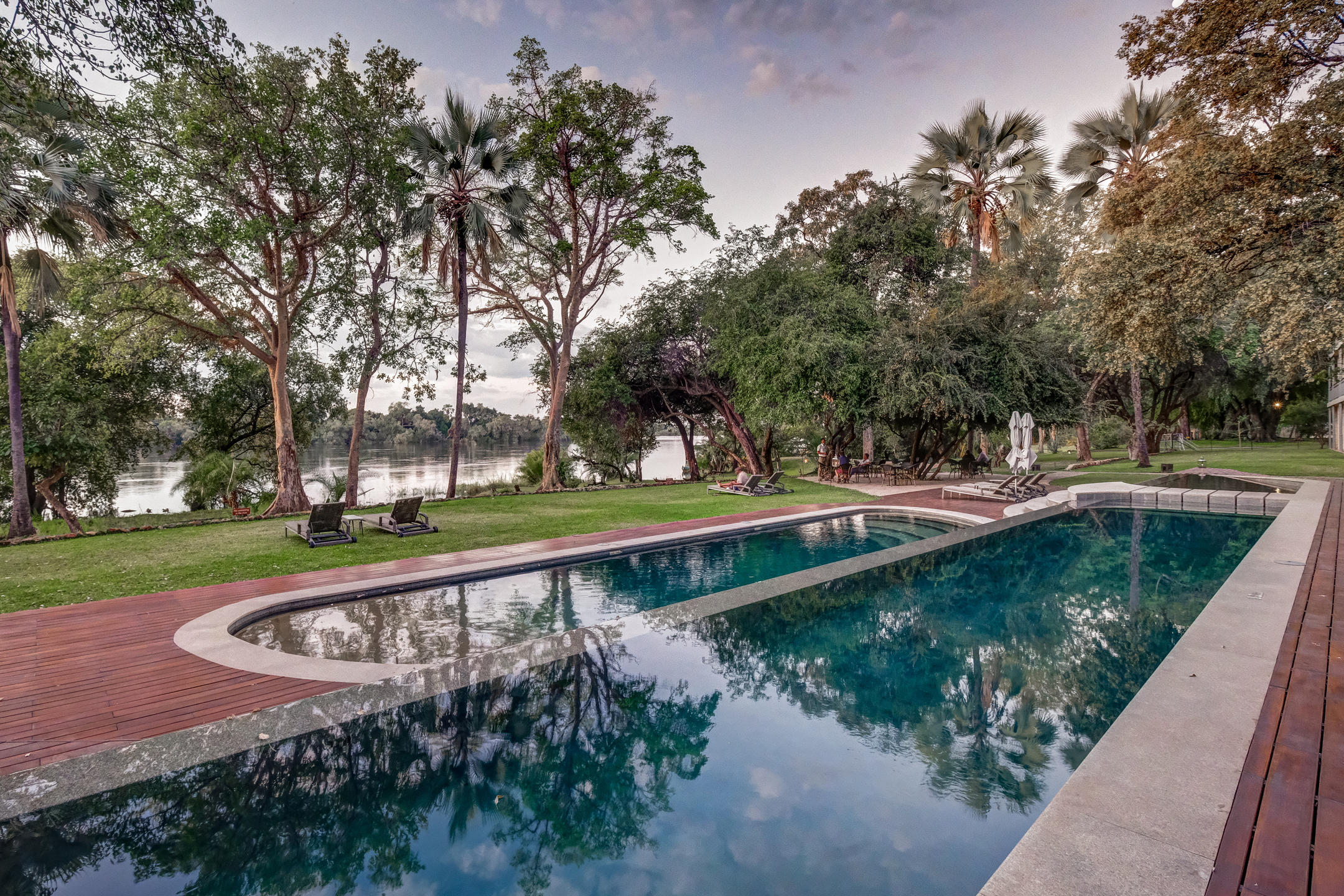 THE PALM RIVER HOTEL
