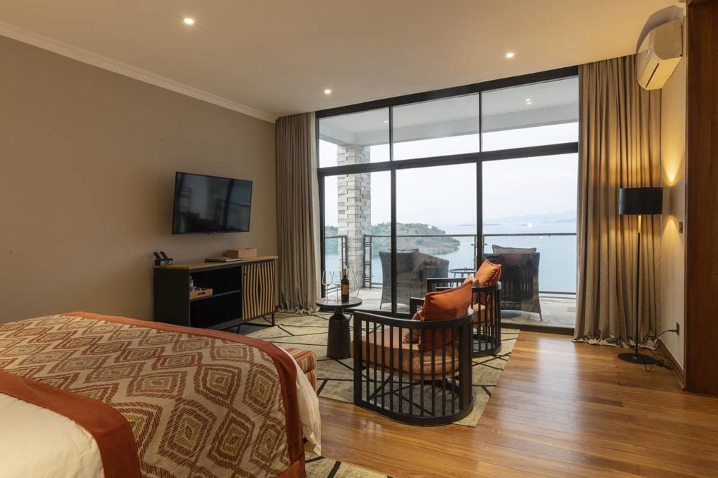 READ MORE ABOUT CLEO LAKE KIVU HOTEL