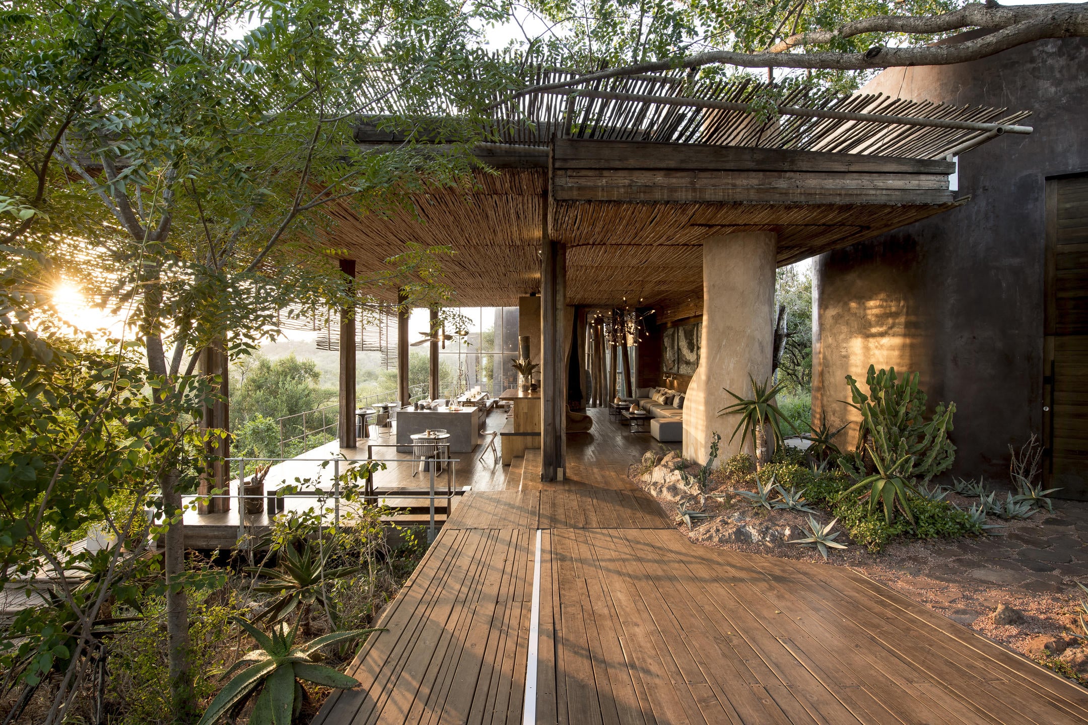 READ MORE ABOUT LEBOMBO LODGE