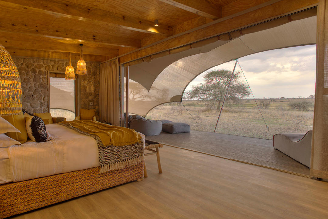 READ MORE ABOUT NAMIRI PLAINS CAMP