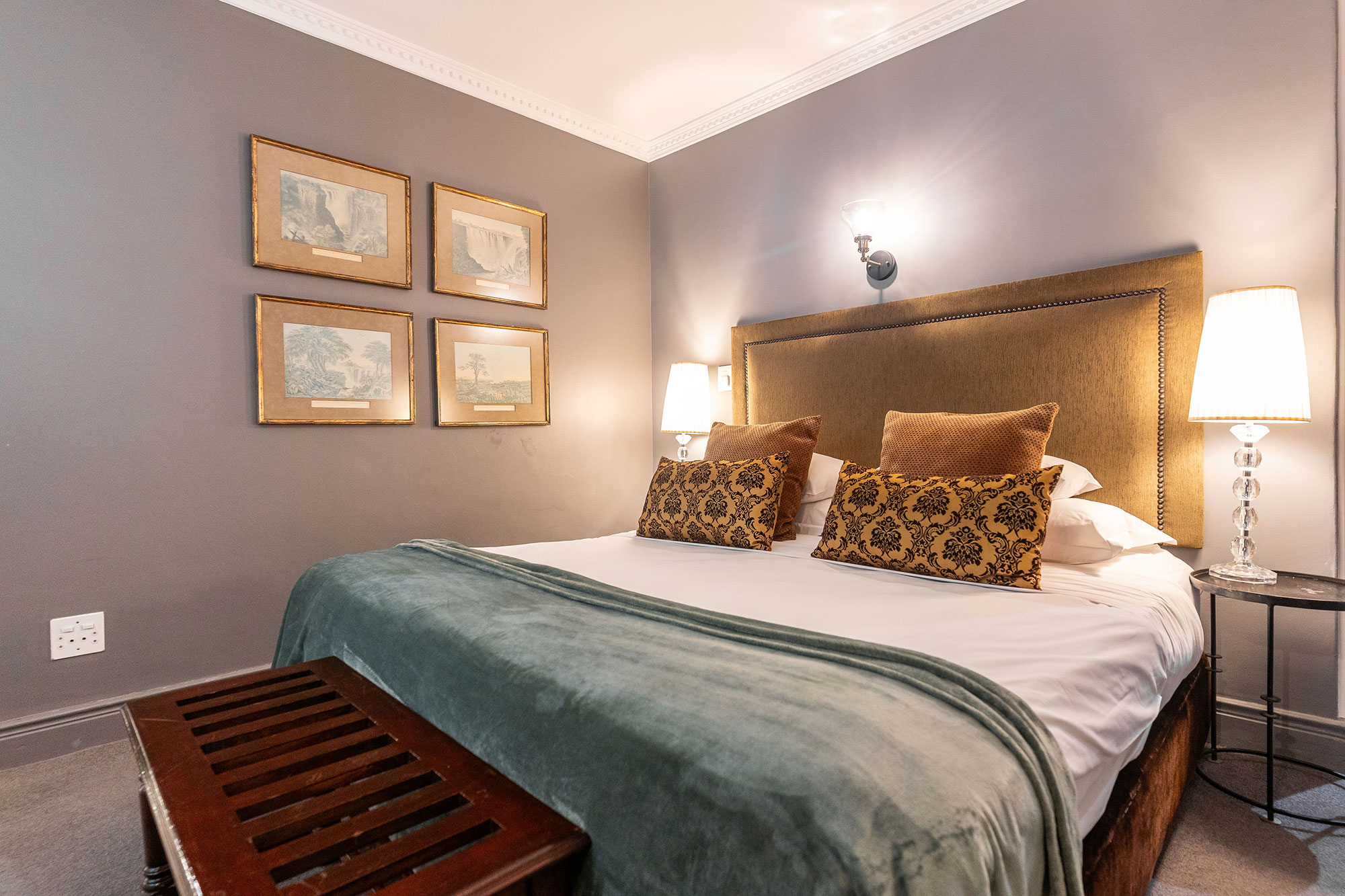 ROMNEY PARK LUXURY APARTMENTS