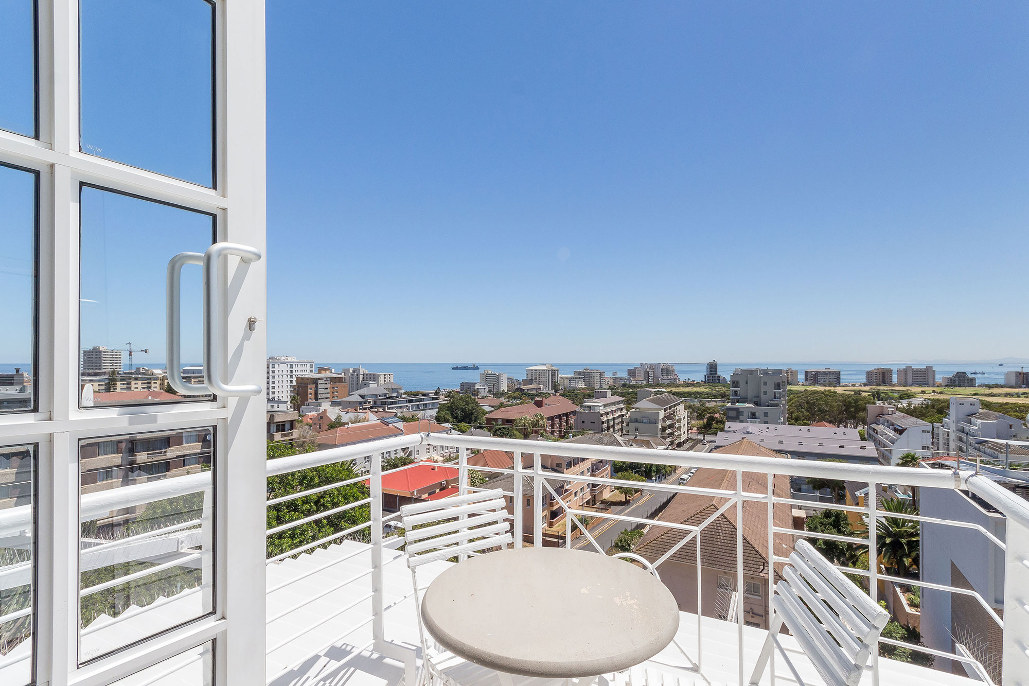 ROMNEY PARK LUXURY APARTMENTS
