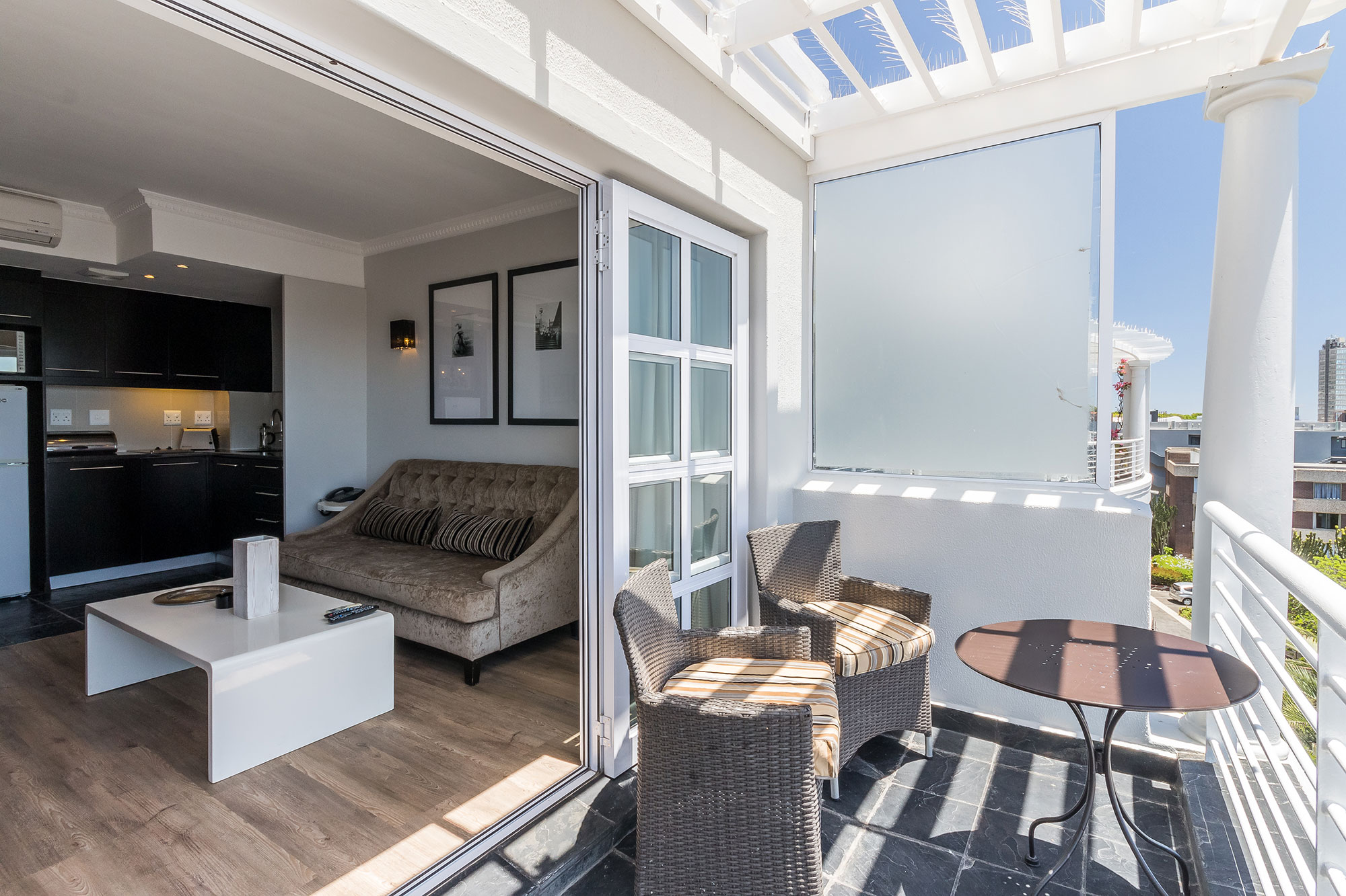 ROMNEY PARK LUXURY APARTMENTS