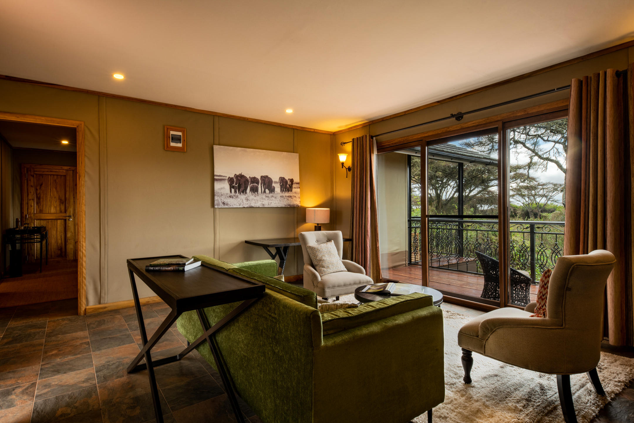 NGORONGORO LIONS PAW CAMP