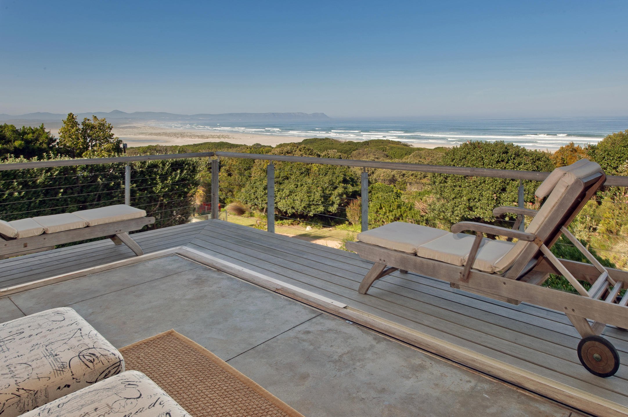 Mosselberg On Grotto Beach
