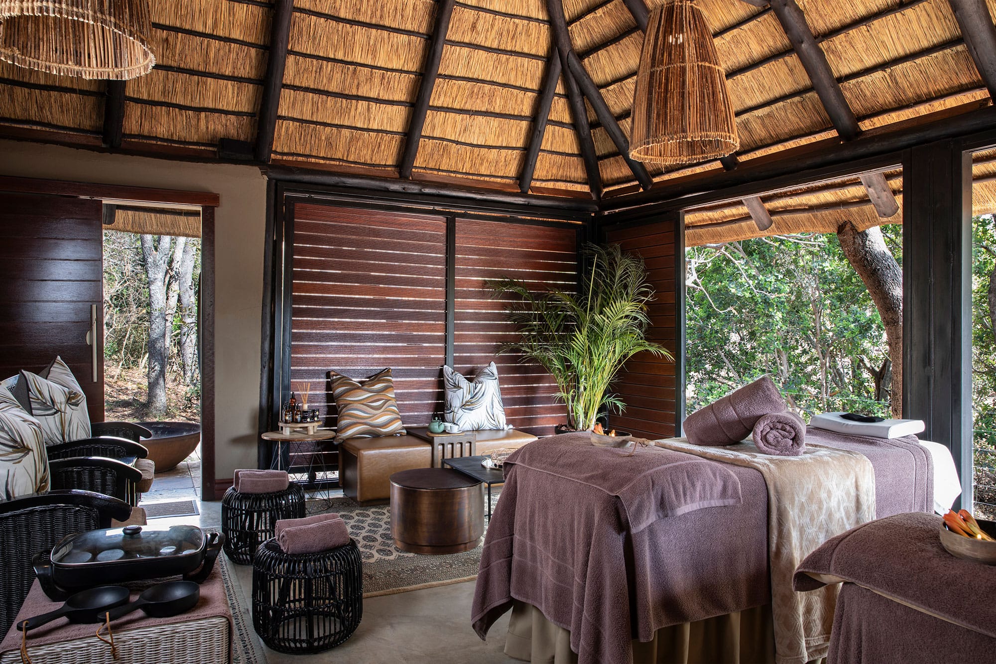 NDLOVU SAFARI LODGE