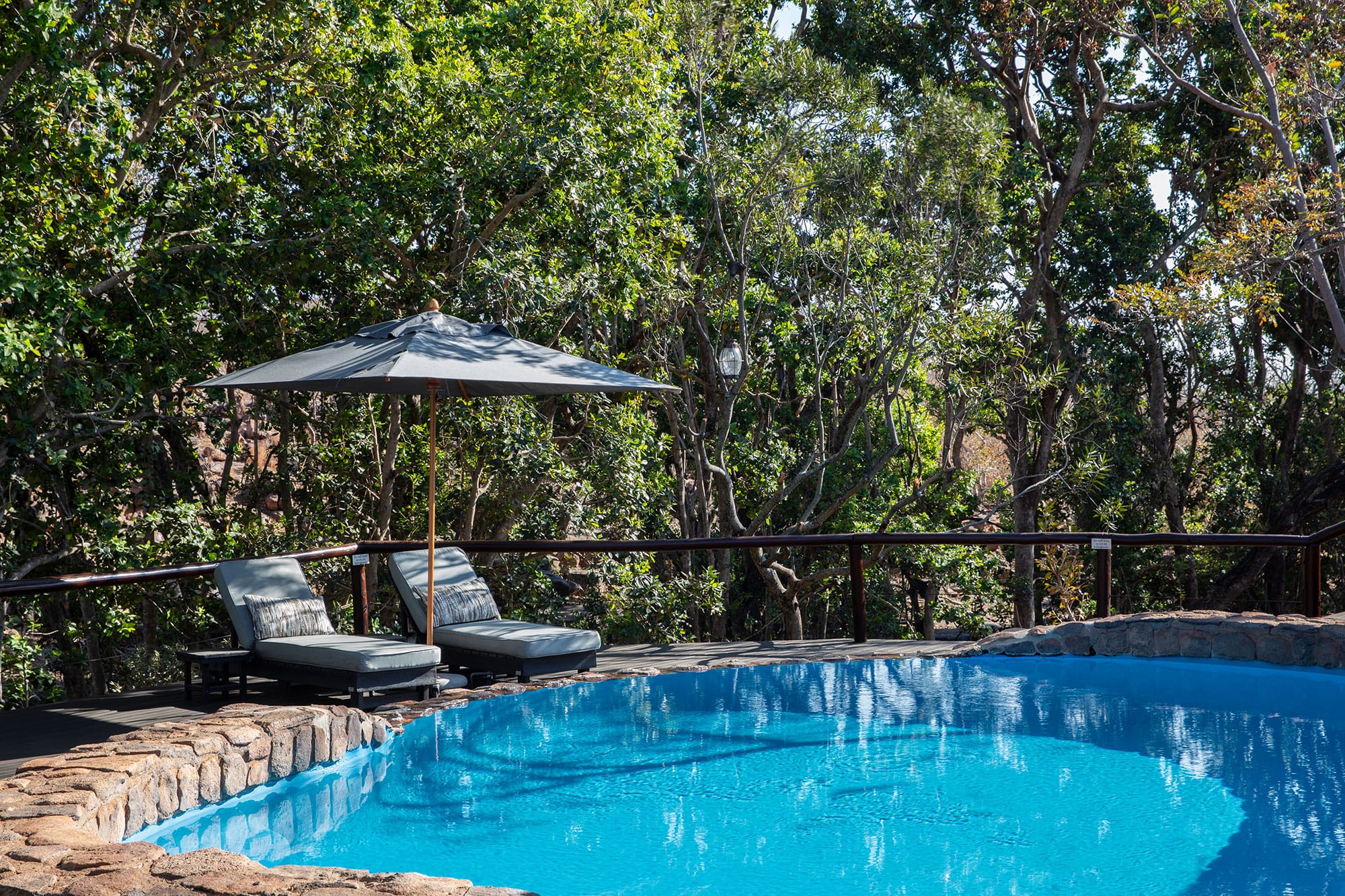 NDLOVU SAFARI LODGE