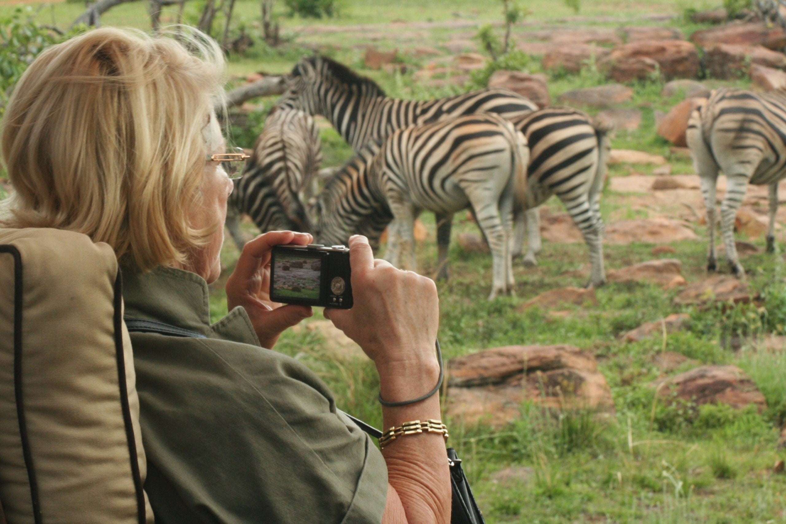 MAKWETI SAFARI LODGE