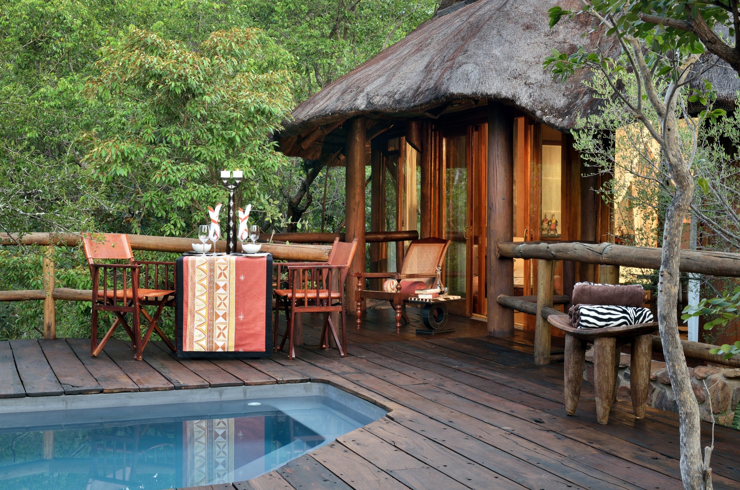 MAKWETI SAFARI LODGE