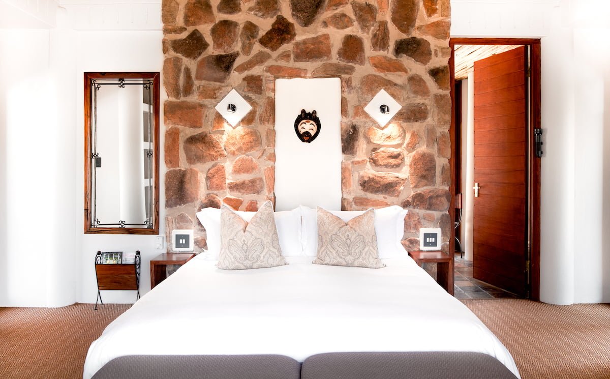 EKUTHULENI LODGE