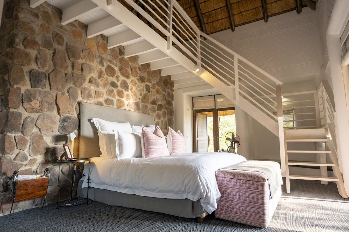 EKUTHULENI LODGE