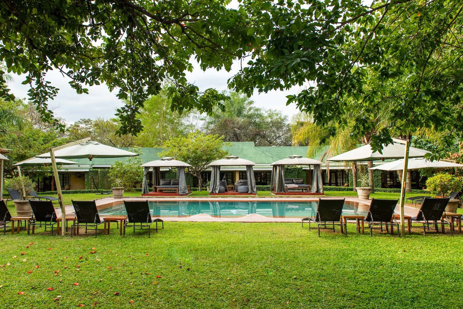PERRY’S BRIDGE HOLLOW BOUTIQUE HOTEL
