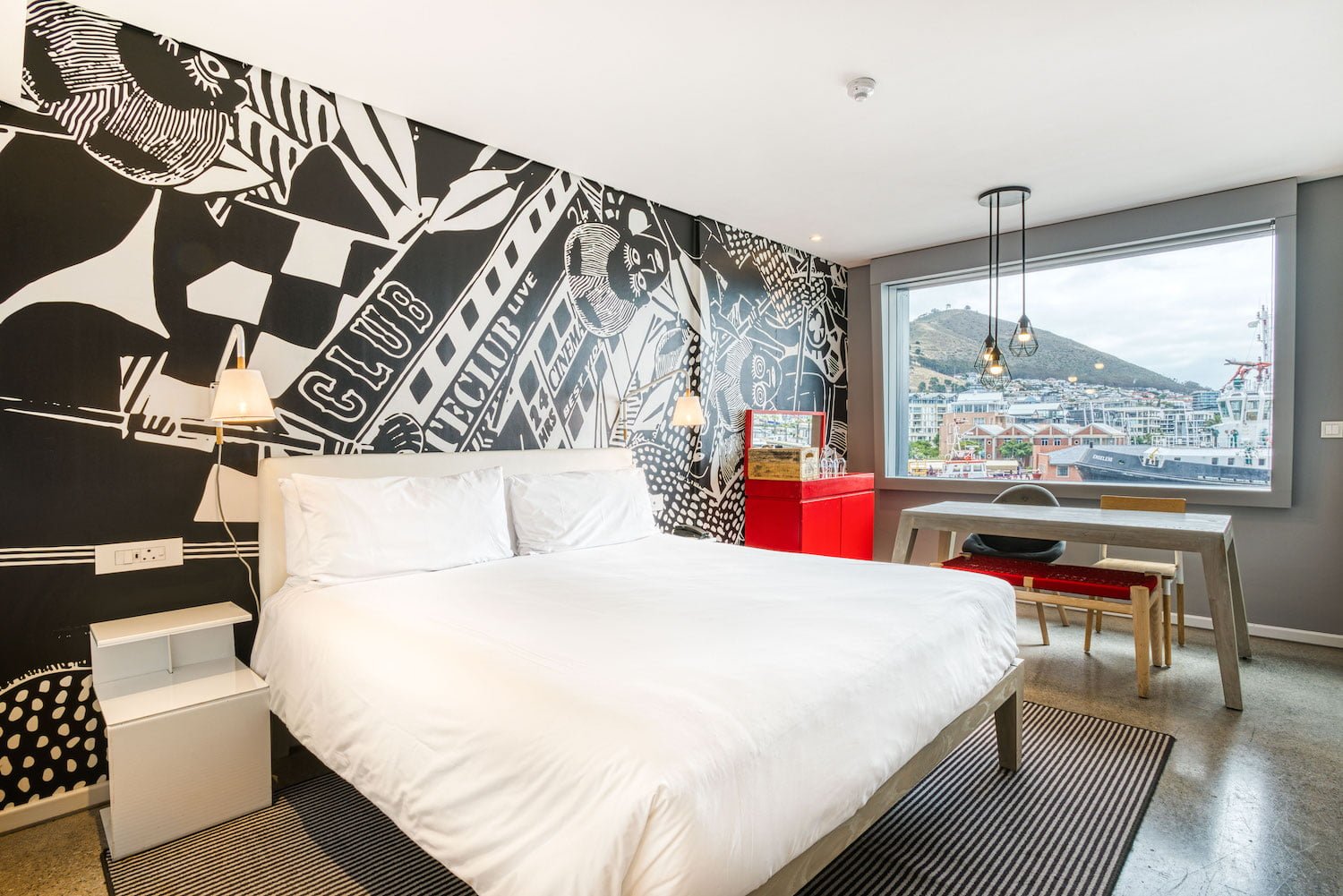 RADISSON RED
