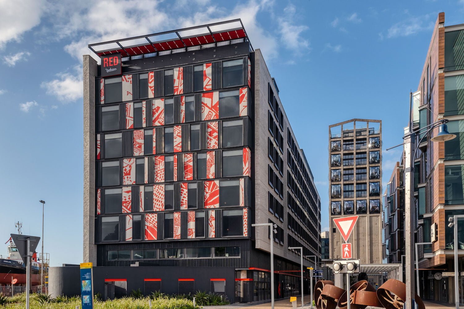 RADISSON RED