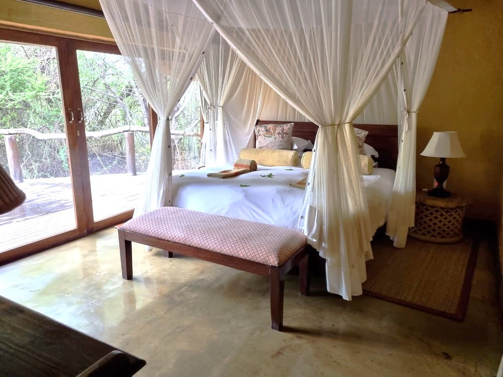 MOTSWIRI PRIVATE SAFARI LODGE