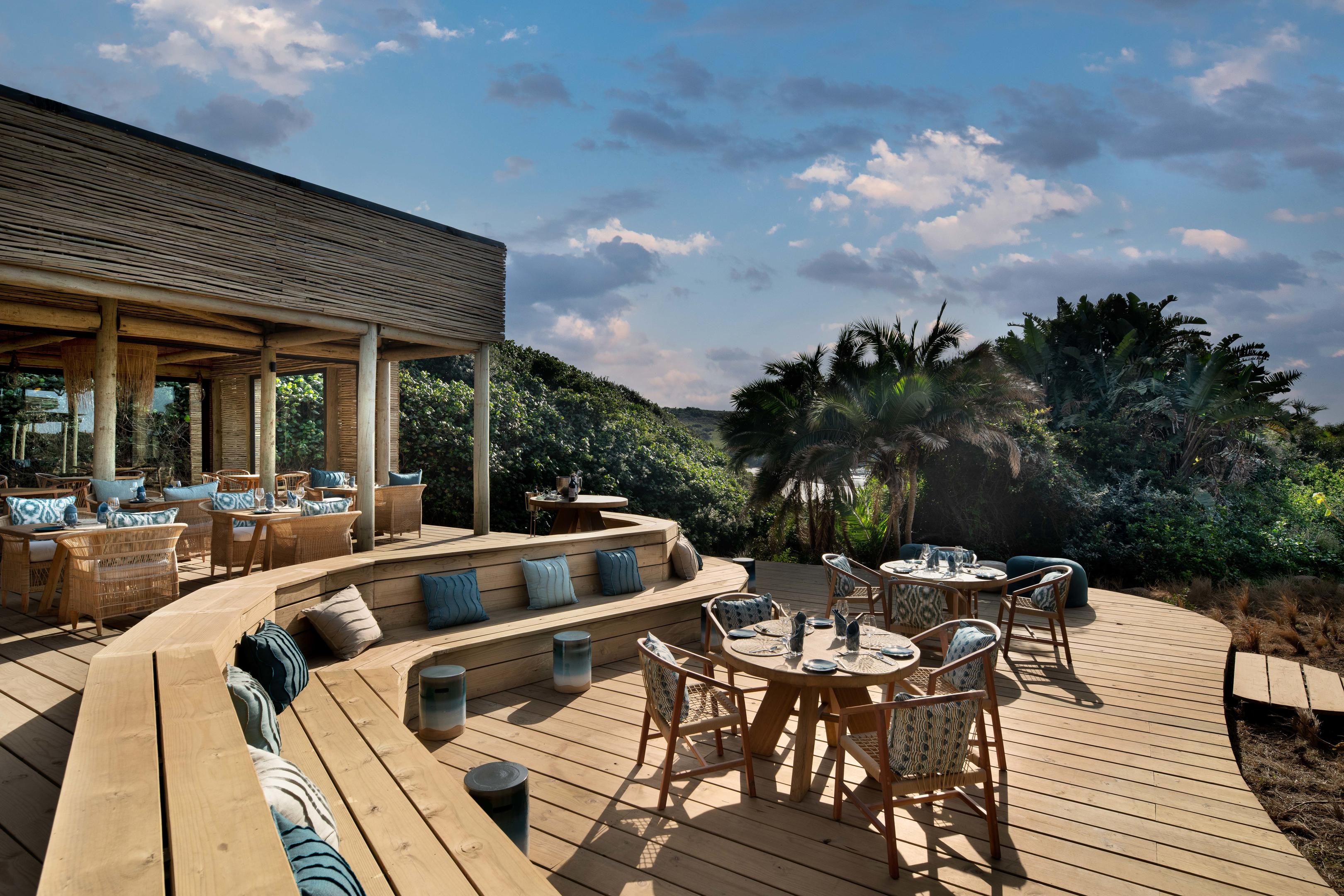 GWEGWE BEACH LODGE