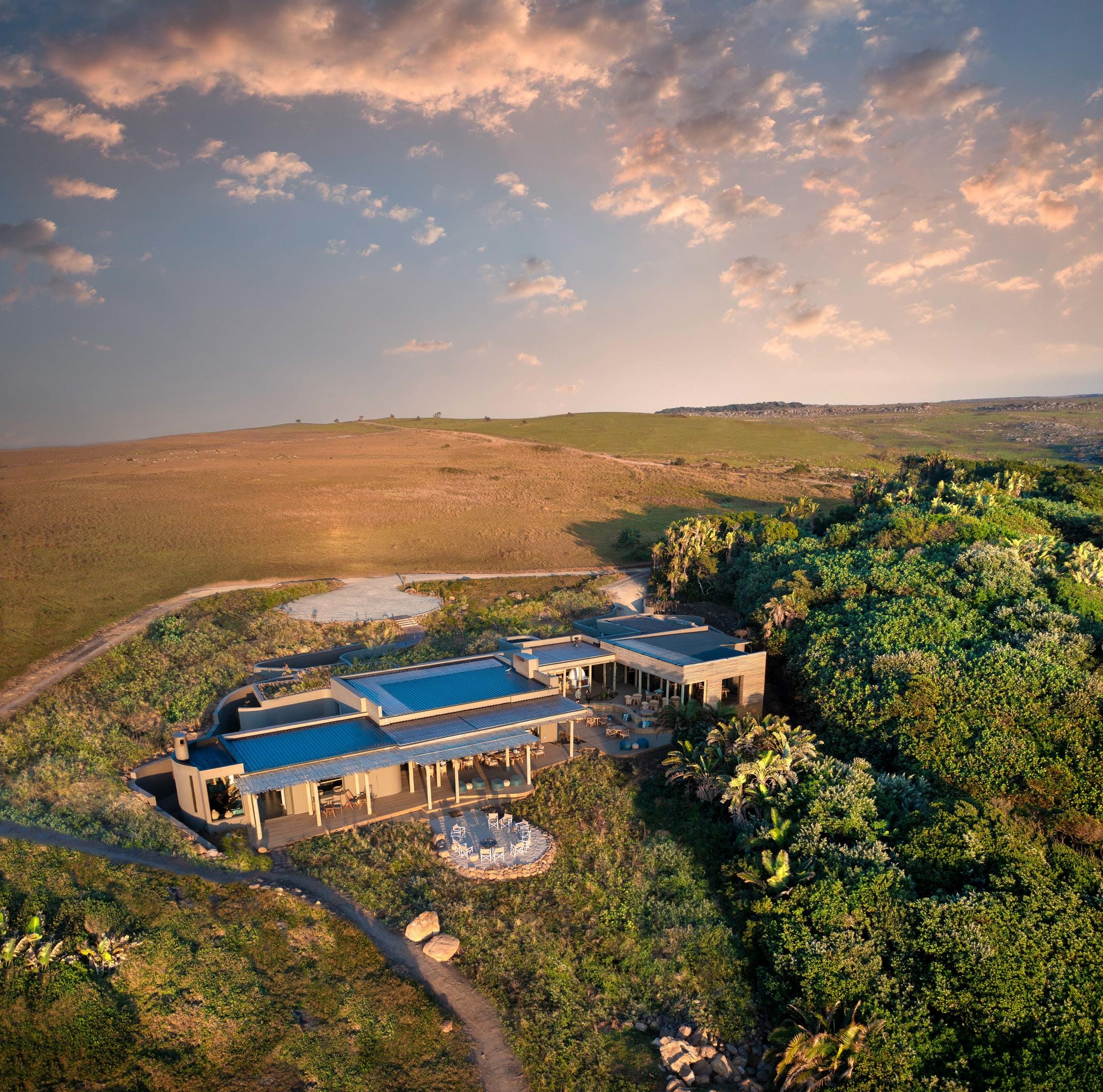 GWEGWE BEACH LODGE