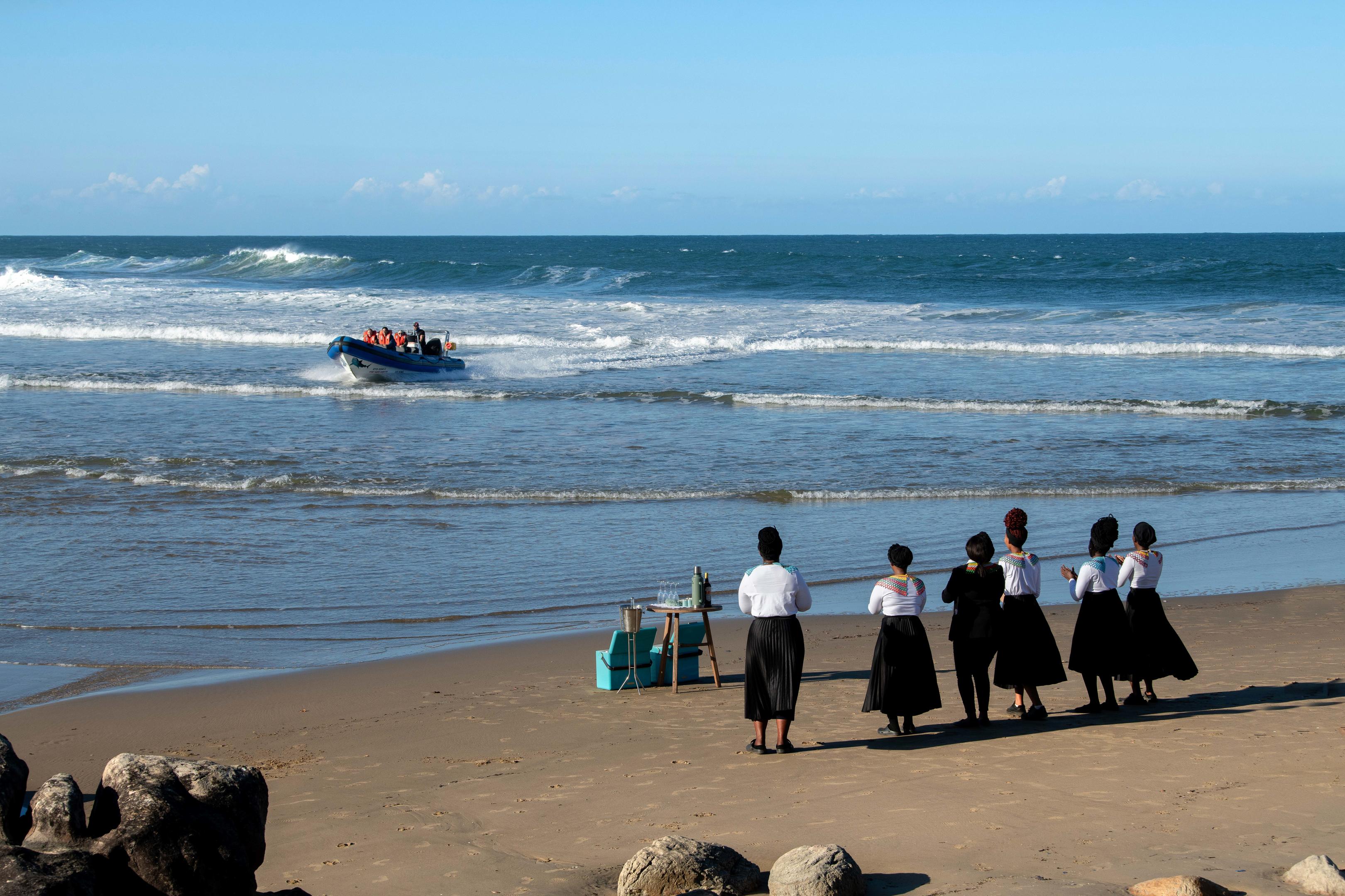 GWEGWE BEACH LODGE