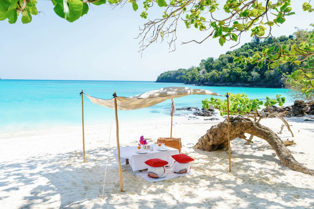 TSARA KOMBA LUXURY BEACH & FOREST LODGE